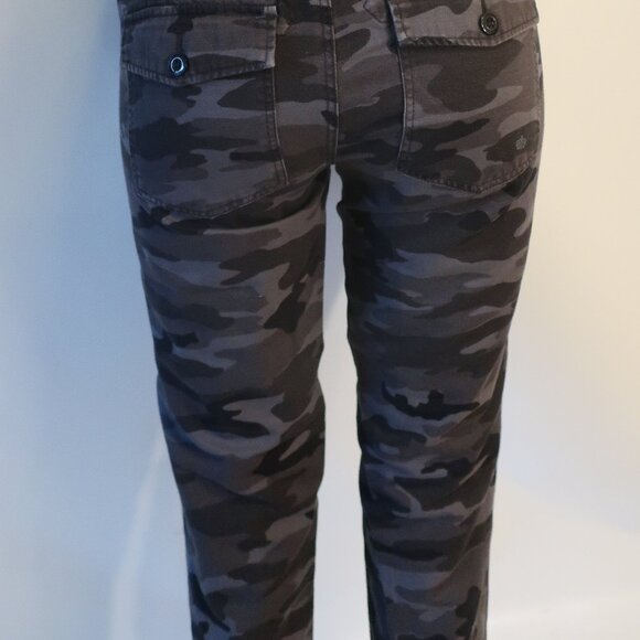 Womens G1 Goods Surplus Gray Black Camo Flat Front Chino Pants 2 * - Picture 9 of 13